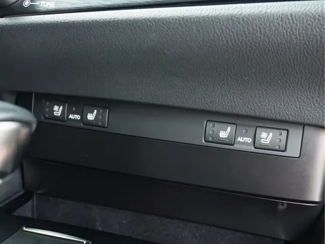Lexus ES — Фото автомобиля 17