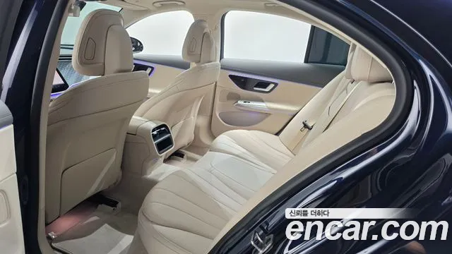 Mercedes-Benz E-Class — Фото автомобиля 17
