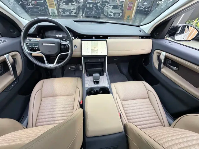 Land Rover Discovery Sport — Фото автомобиля 11