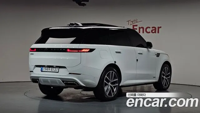 Land Rover Range Rover Sport — Фото автомобиля 2