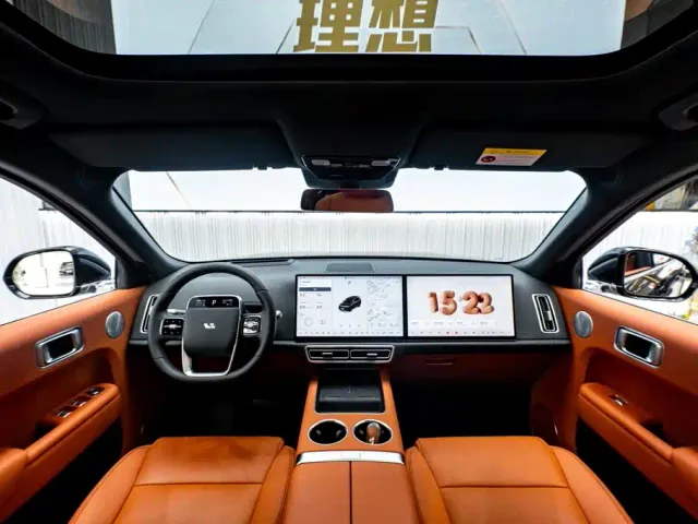 Li Auto L8 — Фото автомобиля 16