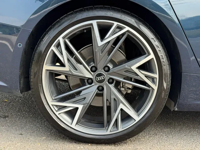 Audi A7L — Фото автомобиля 10