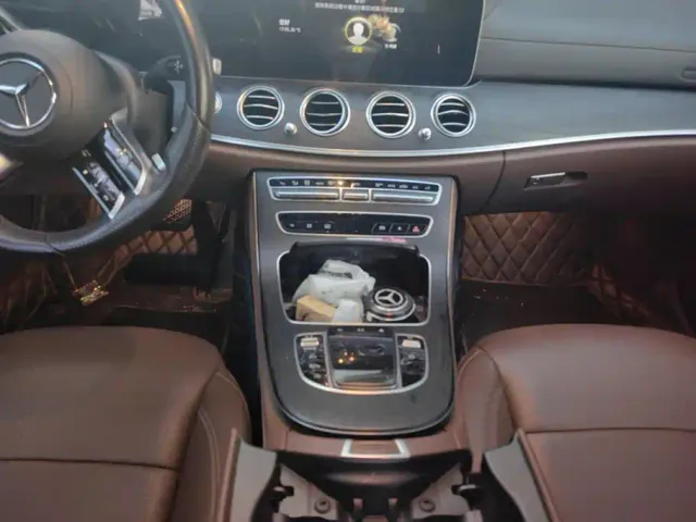 Mercedes-Benz E-Class — Фото автомобиля 16