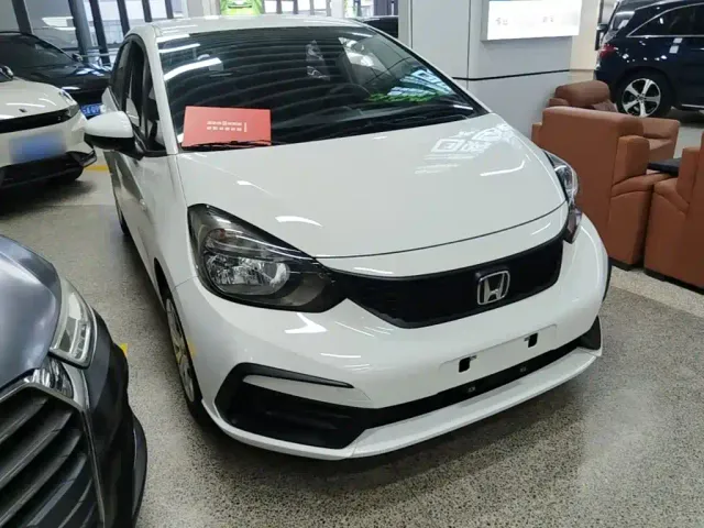 Honda Fit — Фото автомобиля 3