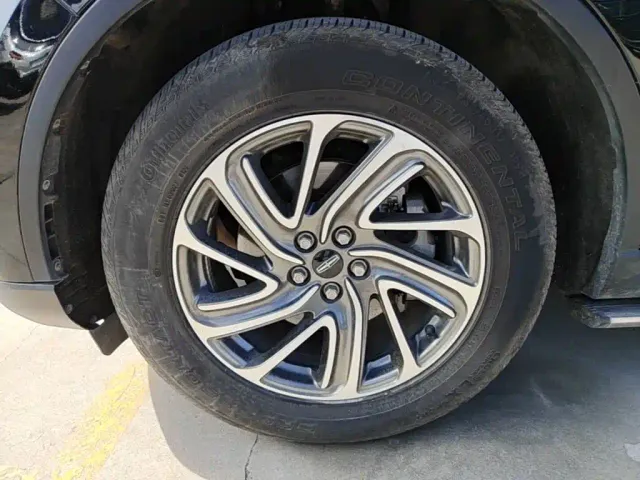 Lincoln Aviator — Фото автомобиля 22