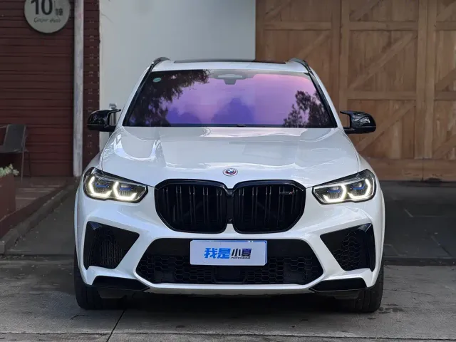 Фотография автомобиля — BMW X5 M