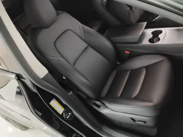 Tesla Model Y — Фото автомобиля 24