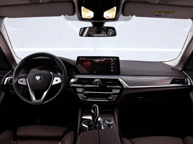 BMW 5 Series — Фото автомобиля 5