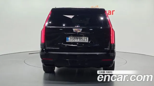 Cadillac Escalade 5th Gen — Фото автомобиля 4