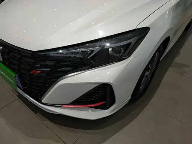 Changan Eado — Фото автомобиля 23