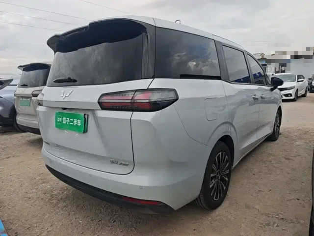 Wuling Starlight 730 — Фото автомобиля 6