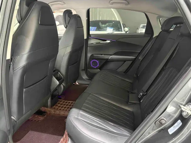 Changan Qiyuan A05 — Фото автомобиля 5