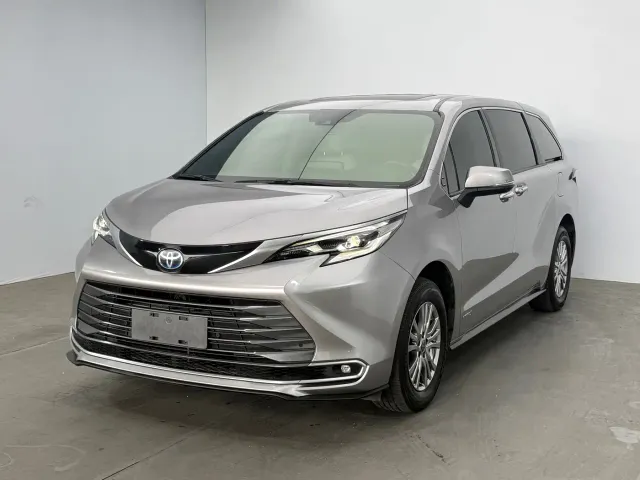 Фотография автомобиля — Toyota Sienna