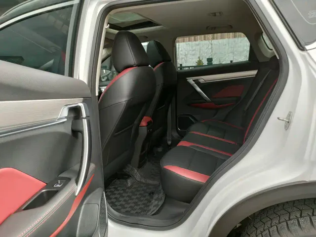 Geely Binyue — Фото автомобиля 8
