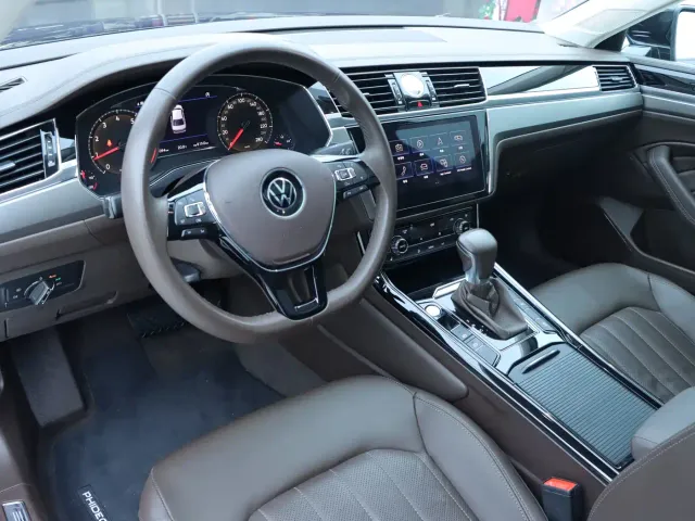 Volkswagen Phideon — Фото автомобиля 6