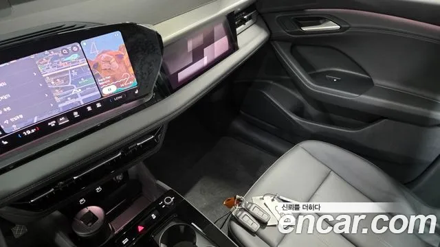 Audi Q6 e-tron — Фото автомобиля 18