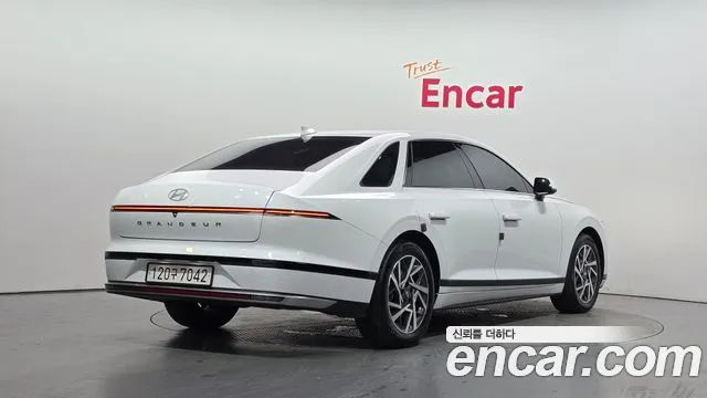 Hyundai Grandeur Grandeur (GN7) — Фото автомобиля 2