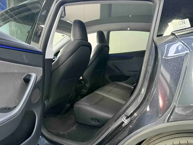 Tesla Model Y — Фото автомобиля 5
