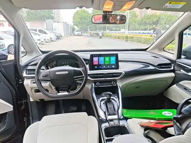 Maxus G50 — Фото автомобиля 9