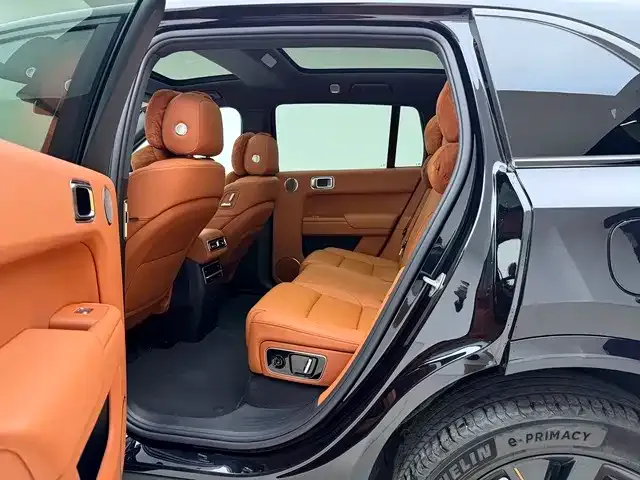 Li Auto L7 — Фото автомобиля 4