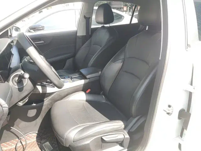Roewe i5 — Фото автомобиля 14