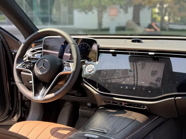 Mercedes-Benz E-Class — Фото автомобиля 14