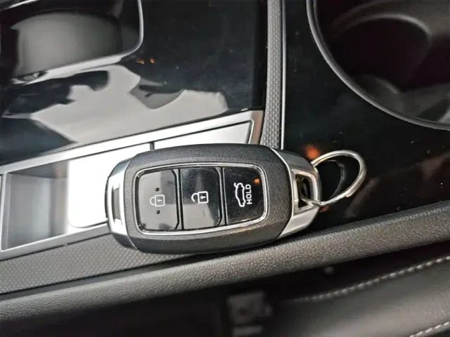 Hyundai Elantra — Фото автомобиля 8