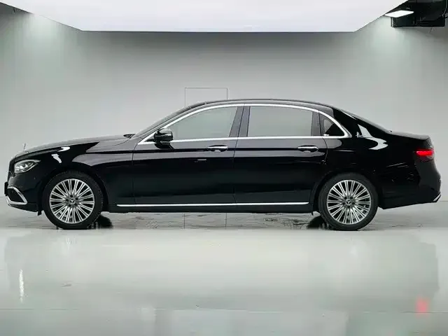 Mercedes-Benz E-Class — Фото автомобиля 7