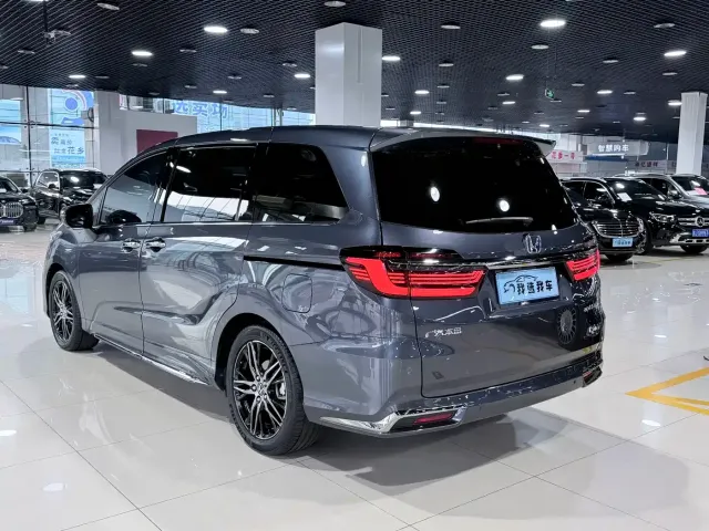 Honda Odyssey — Фото автомобиля 21
