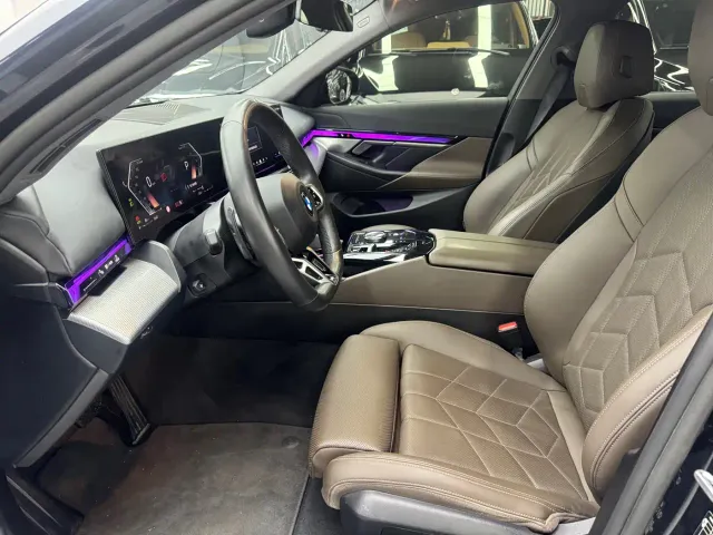 BMW 5 Series — Фото автомобиля 4