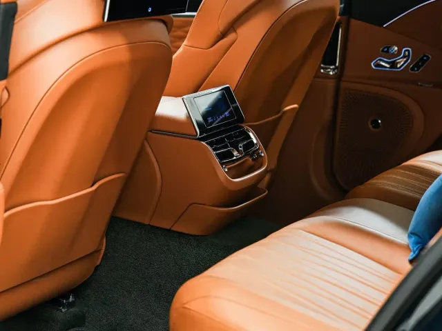 Bentley Flying Spur — Фото автомобиля 13
