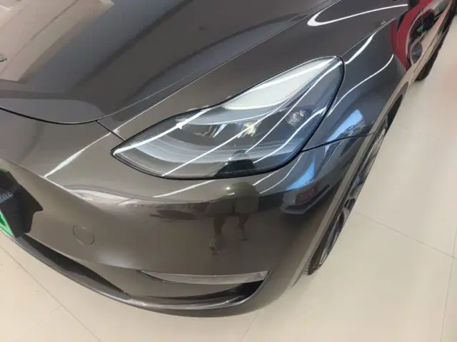 Tesla Model Y — Фото автомобиля 23