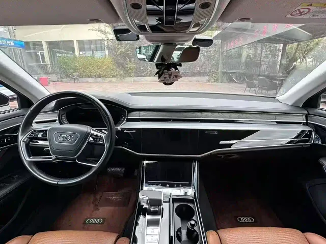 Audi A8 — Фото автомобиля 3