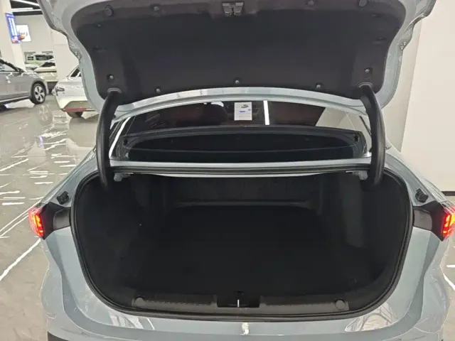 Geely Galaxy L6 — Фото автомобиля 18