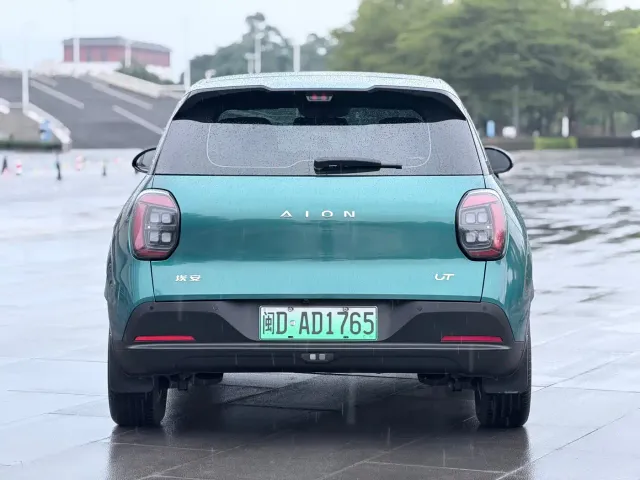 GAC Aion UT — Фото автомобиля 5