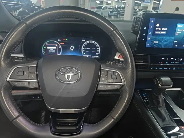 Toyota Sienna — Фото автомобиля 10