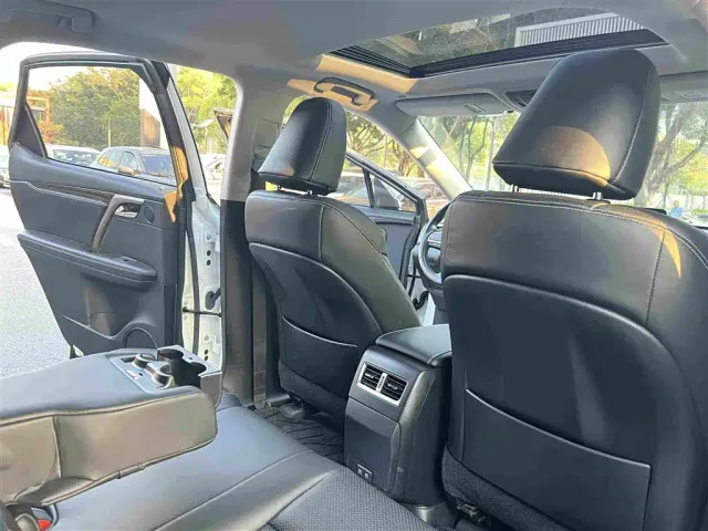 Lexus RX — Фото автомобиля 14