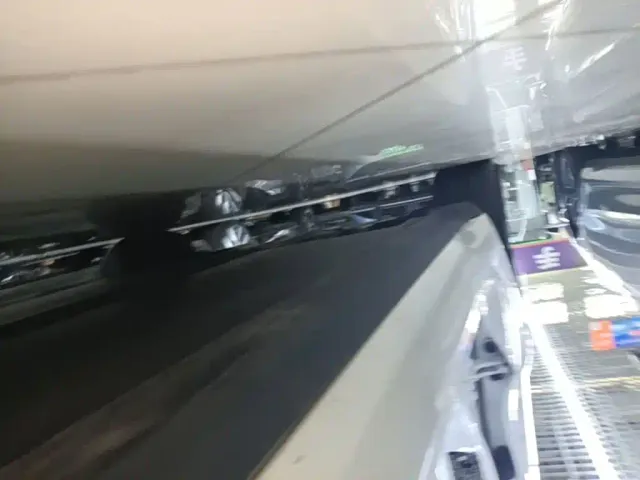 Tesla Model 3 — Фото автомобиля 20