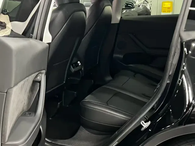 Tesla Model Y — Фото автомобиля 6