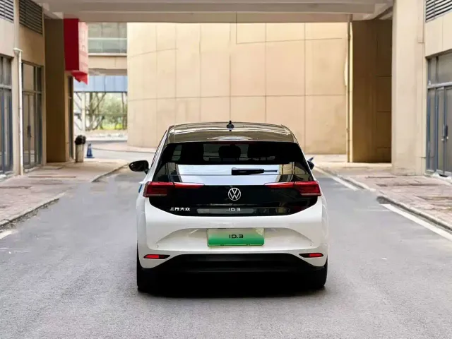 Volkswagen ID.3 — Фото автомобиля 4