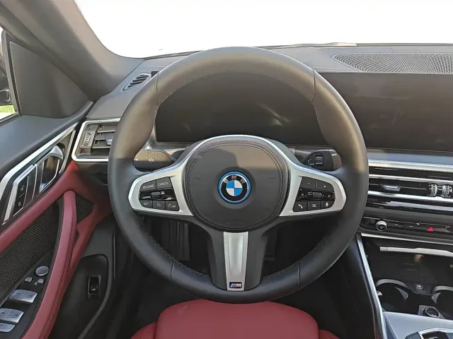 BMW i4 — Фото автомобиля 14