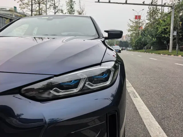 BMW i4 M50 — Фото автомобиля 7