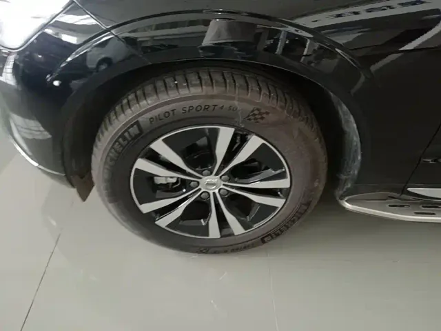 Volvo XC60 — Фото автомобиля 22