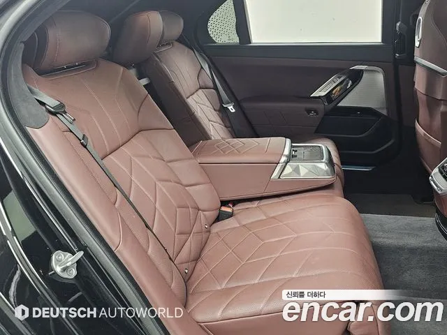 BMW 7 Series G70 — Фото автомобиля 12