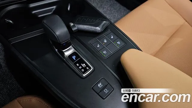 Lexus UX — Фото автомобиля 9
