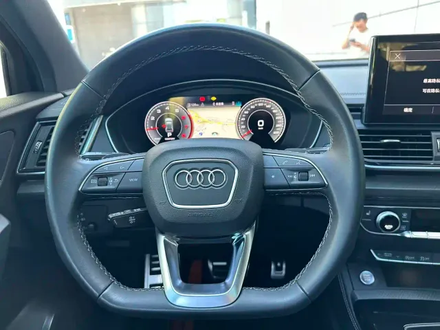Audi Q5L — Фото автомобиля 11