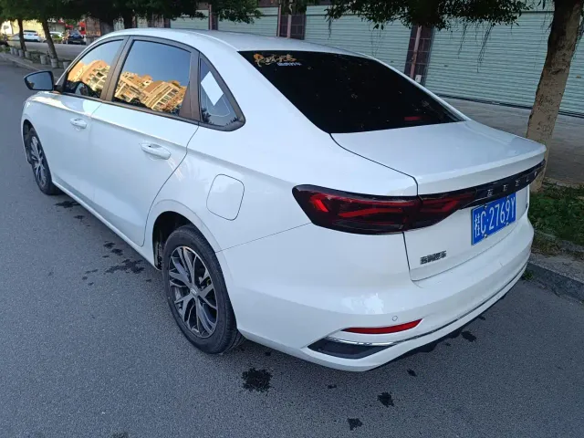 Geely Emgrand — Фото автомобиля 6