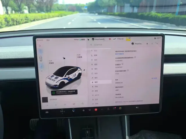Tesla Model Y — Фото автомобиля 9