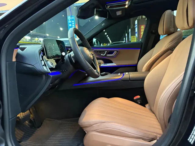 Mercedes-Benz E-Class — Фото автомобиля 12