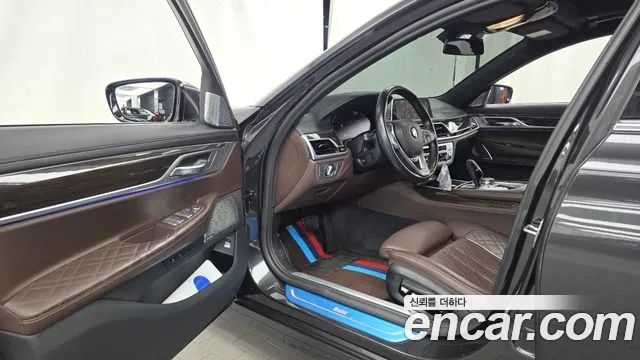 BMW 7 Series — Фото автомобиля 10